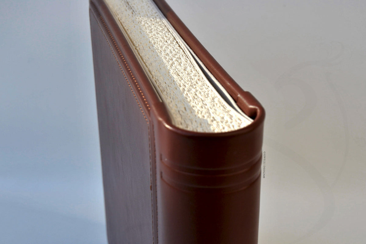 Stylish Custom Small Genuine Leather Scrapbook Album 11,8 x 11,8