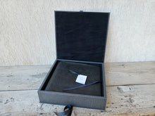 Carica l&#39;immagine nel visualizzatore di Gallery, open black box with photo album by Giovelli Design
