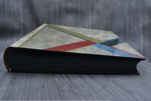 Carica l&#39;immagine nel visualizzatore di Gallery, black paper of a leather keepsake album
