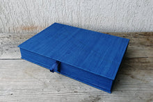 Carica l&#39;immagine nel visualizzatore di Gallery, blue coordinated box for photo album by Giovelli Design

