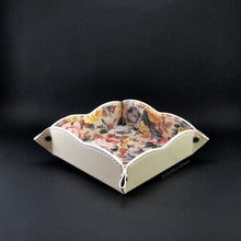 Carica l&#39;immagine nel visualizzatore di Gallery, Floral Motif Valet Tray - White Beige Red Blue Catchall by Giovelli Design
