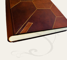 Carica l&#39;immagine nel visualizzatore di Gallery, enchanting real leather photographic album by Giovelli Design
