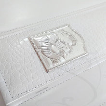 Carica l&#39;immagine nel visualizzatore di Gallery, beautiful bi-laminated silver plaque on a photo album
