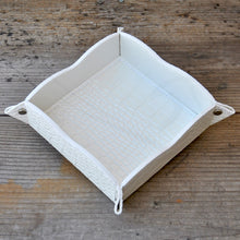 Carica l&#39;immagine nel visualizzatore di Gallery, picture from above of a pearl white valet tray by Giovelli Design
