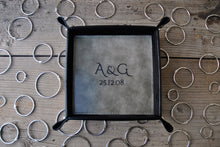 Carica l&#39;immagine nel visualizzatore di Gallery, picture from above of a fancy leather valet tray with monogram and date by Giovelli Design
