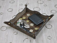 Carica l&#39;immagine nel visualizzatore di Gallery, elegant brown leather coin tray by Giovelli Design
